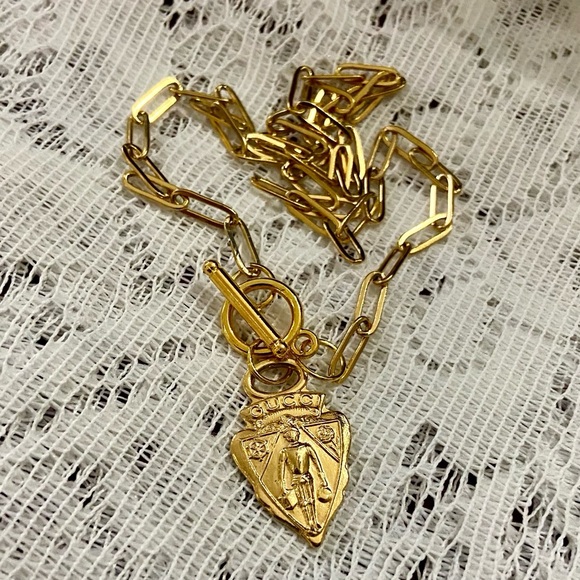 Vintage Gucci, Triangular Gold Tone Charm with 18in Gold Plated Chain Necklace - Picture 3 of 7
